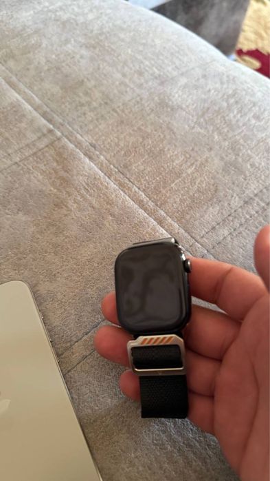 Iphone 15 pro max va Apple Watch Series 10