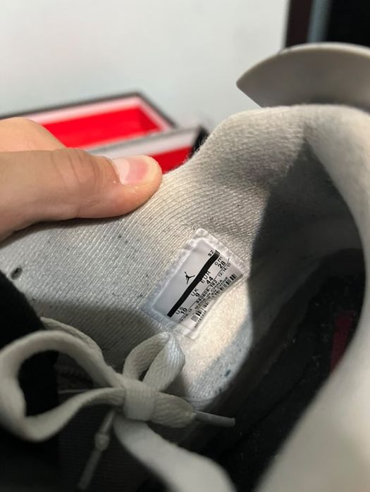 Jordan 4white cement