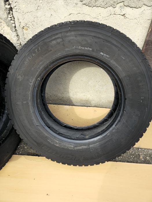 Anvelope 265 70 r19.5 de tracțiune.