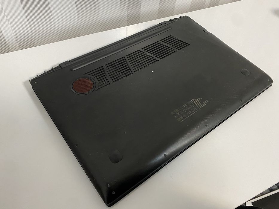 Геймърски лаптоп - Lenovo Y70-50
