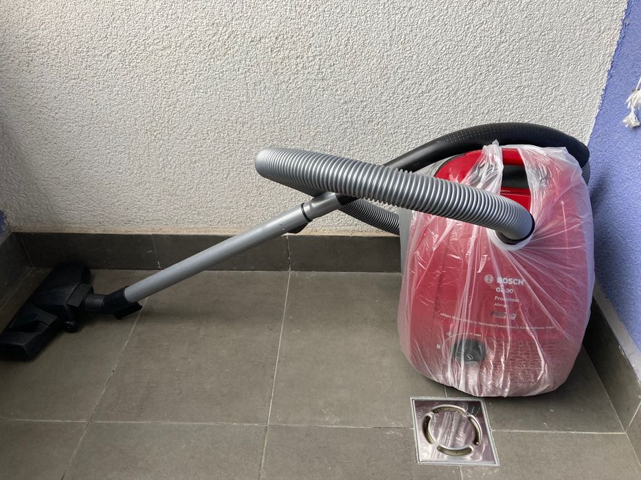 Bosch прахосмукачка – 100% работеща, като нова