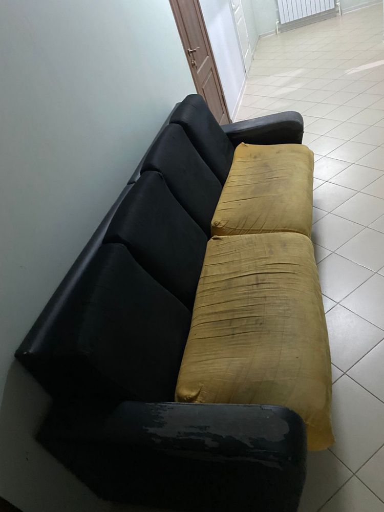 Отдам даром диваны