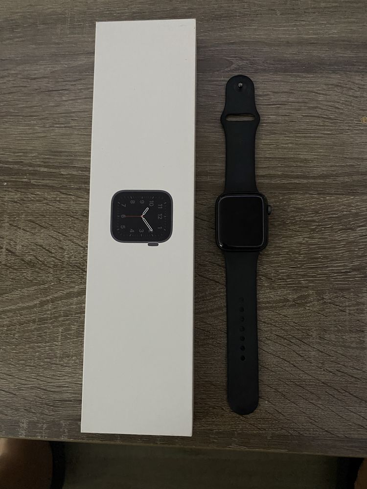 Apple Watch SE 44 mm