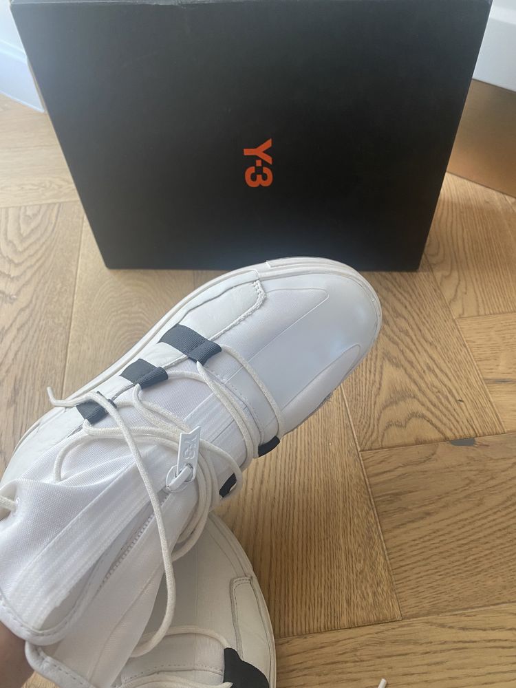 Adidas Y3 marimea 37.5, purtati doar de cateva ori