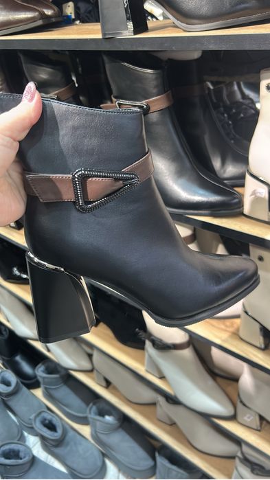 Продам полуботинки