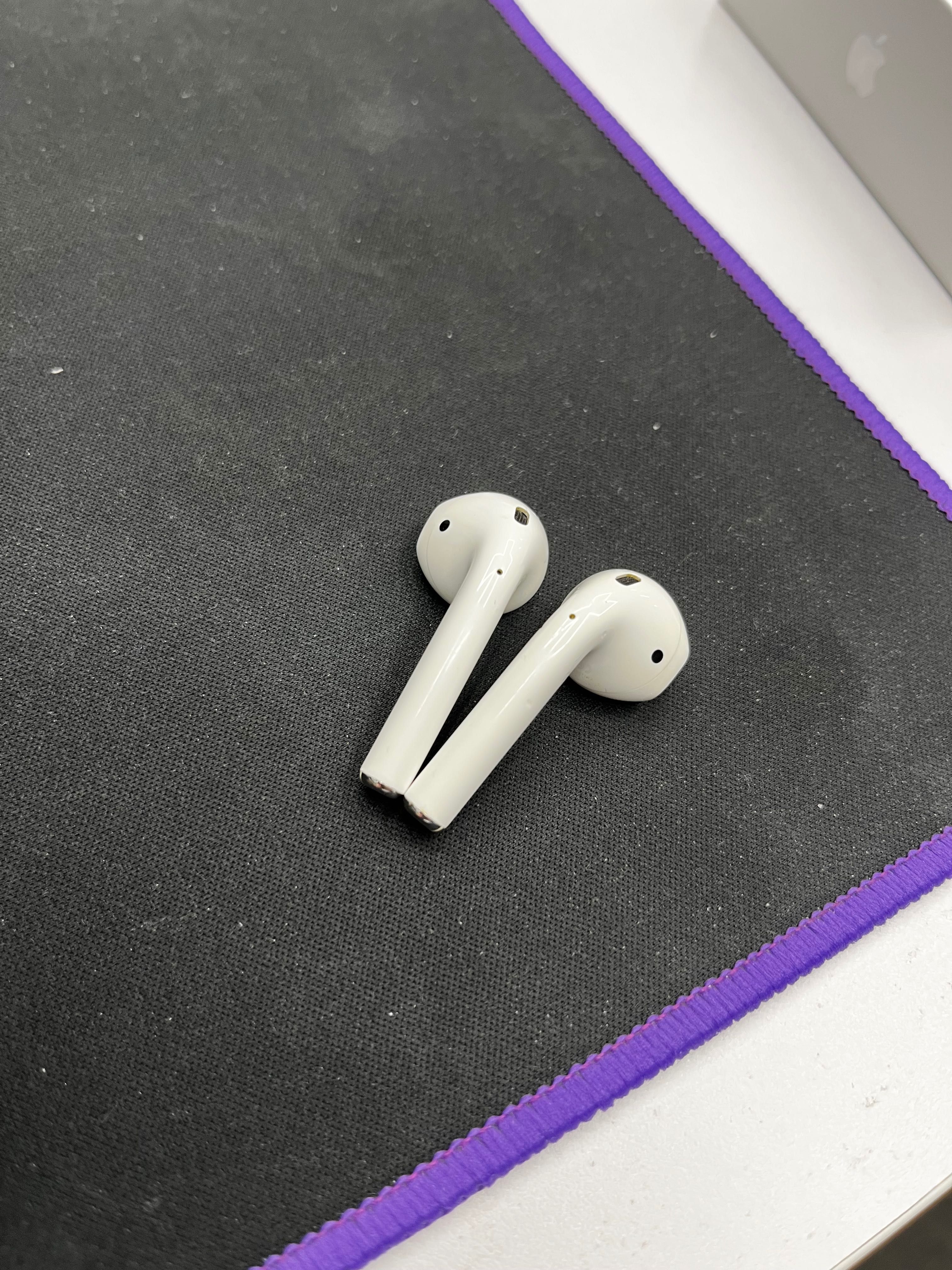 Apple AirPods  2