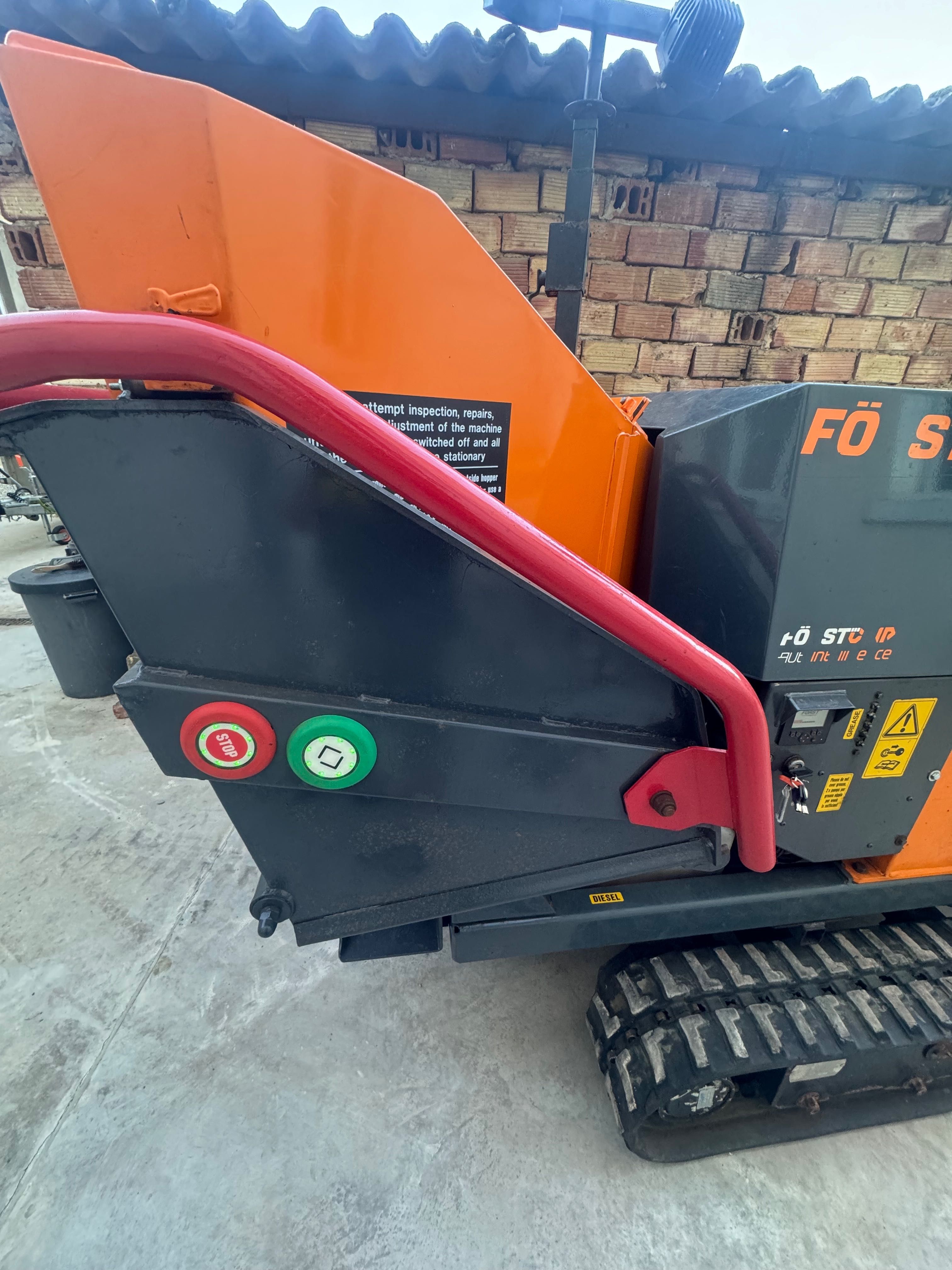 Самоходна Дробилка за клони Форст 20 см вход-Forst TR8 woodchipper