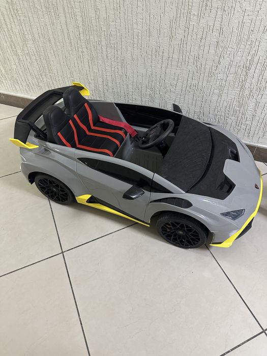 Продаю машинку lamborgini
