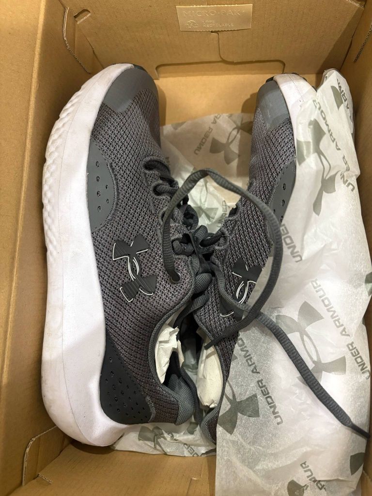 Обувки Under Armour 40номер , 25 см стелка