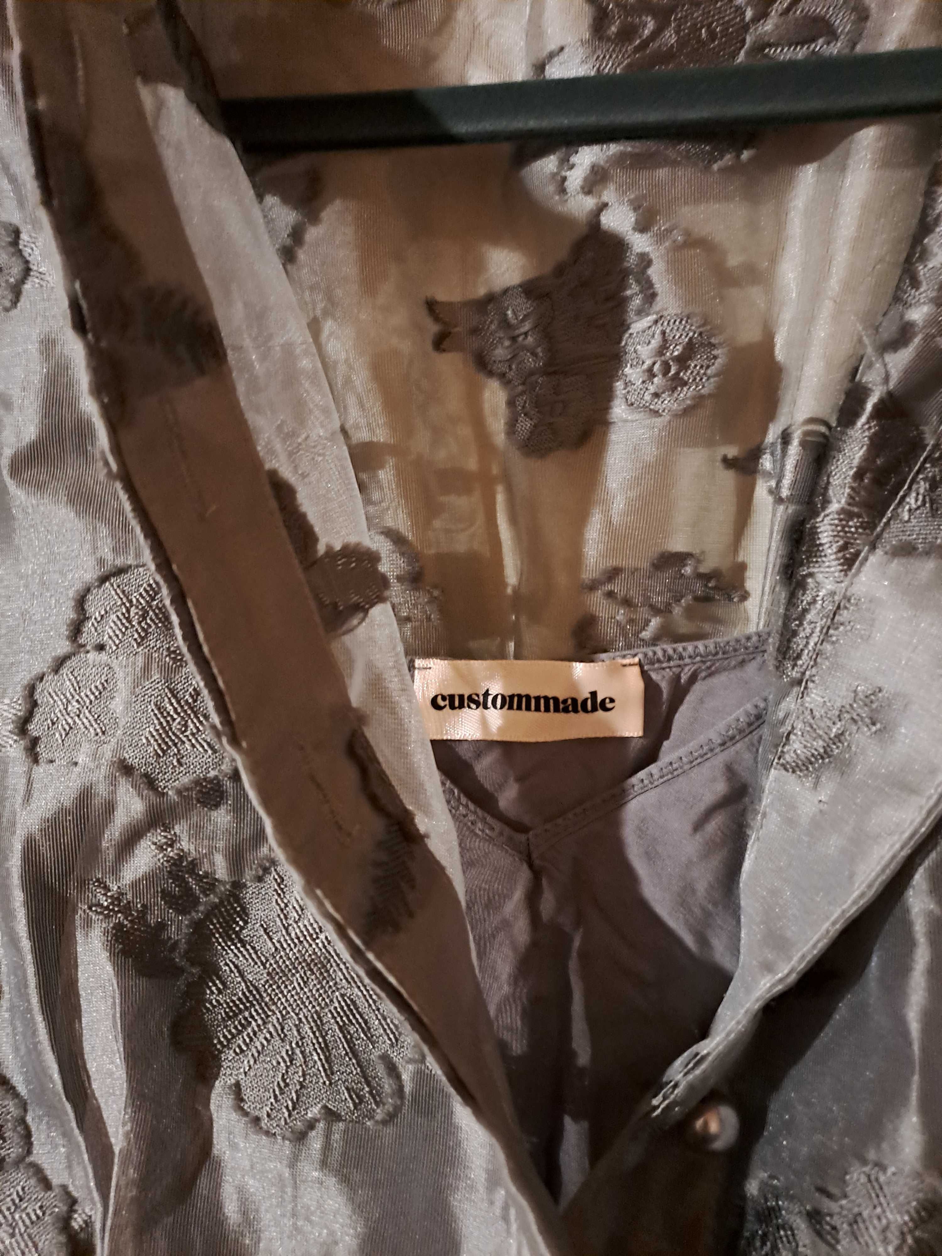Продавам рокля Custommade, нова
