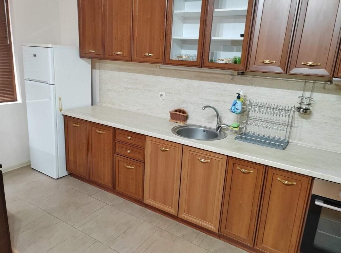 Дава се под наем Двустаен апартамент в София, Младост 3 - 64 кв.м за 800 € - Снимка #2