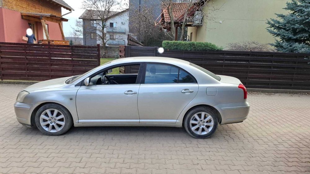 Toyota AVENSIS 2004 înmatriculată