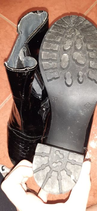 Incaltaminte din piele în stare foarte bună