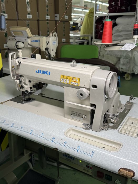 Tikuv mashinalari sotiladi