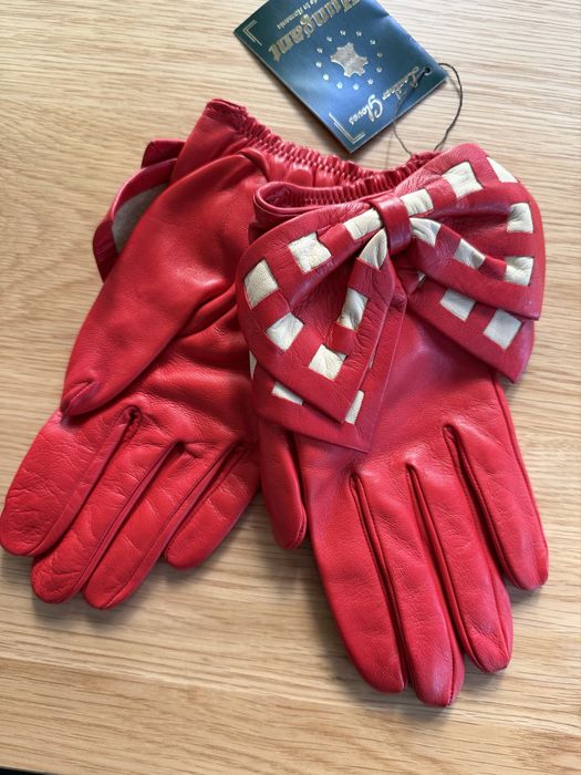 Manusi cu accesoriu fundiță, piele