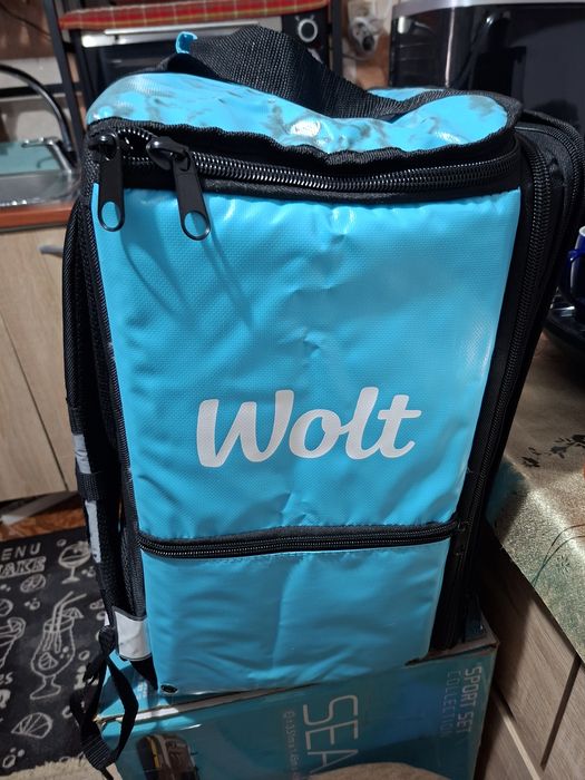 Geanta curier WOLT