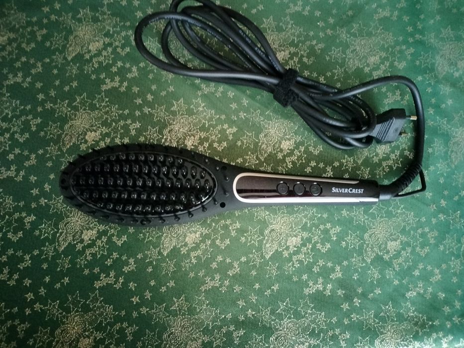 Perie electrica de îndreptat părul