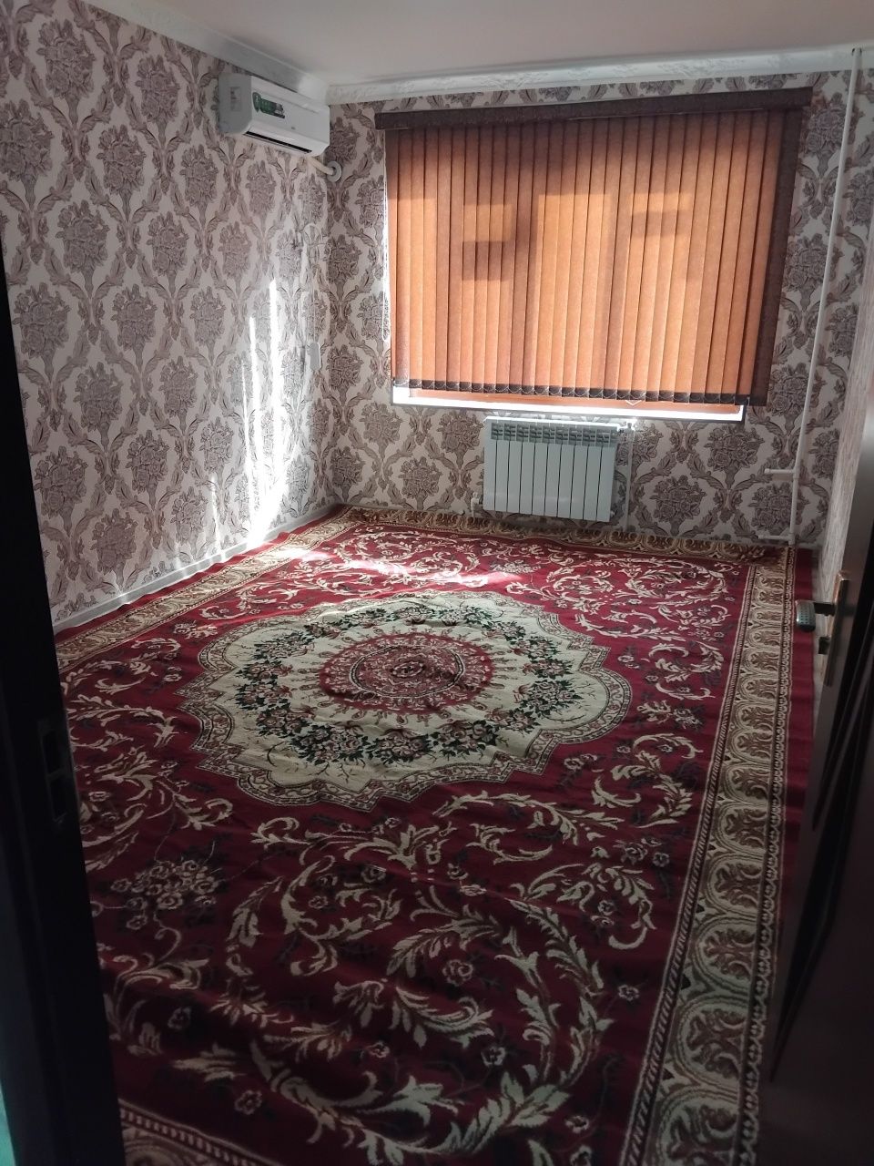 Срочна аренда Мед коллеж жихозлари билан 2 хона 2 этаж атапления бор