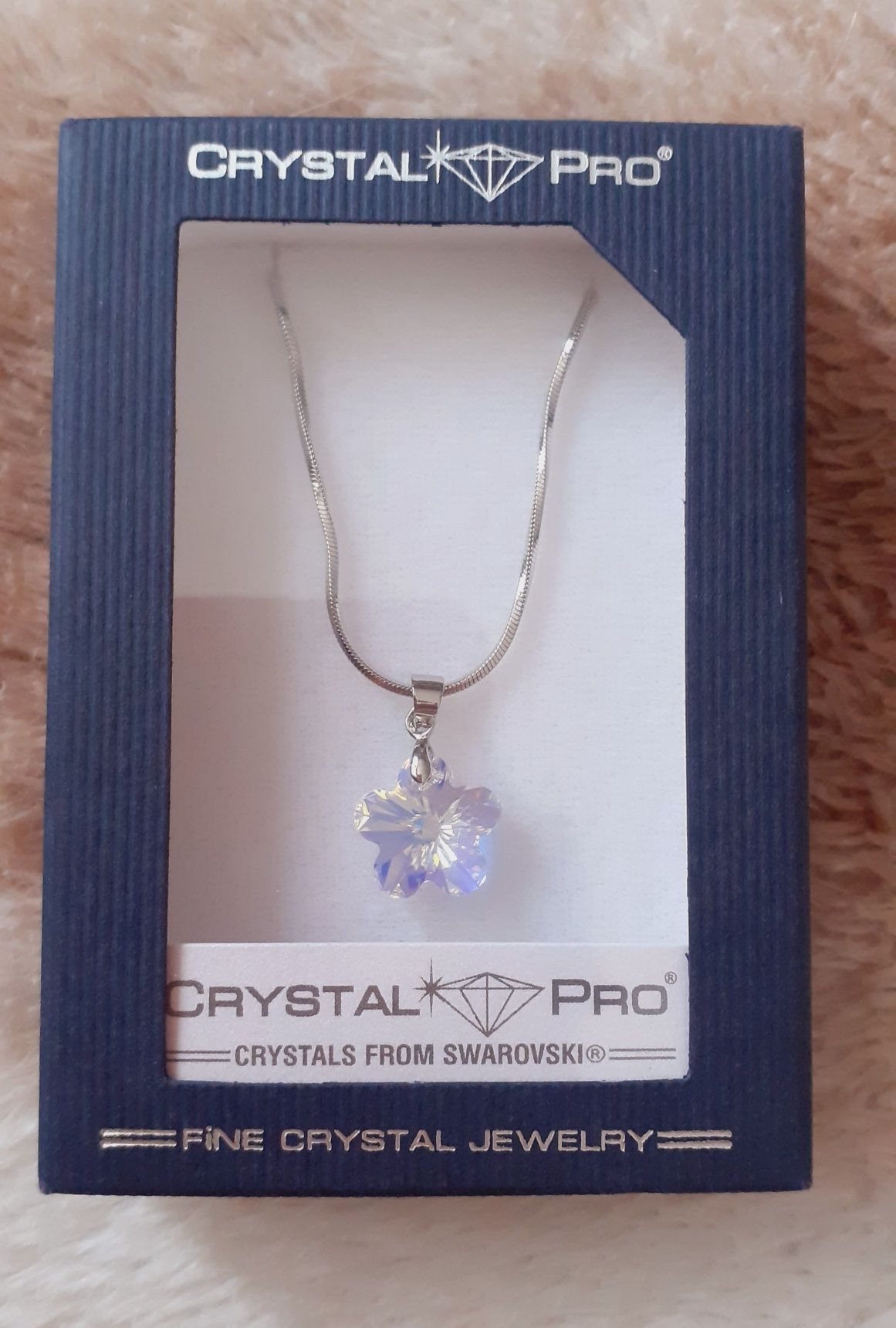 Продавам - Колиe Swarovski, Crystal Pro.