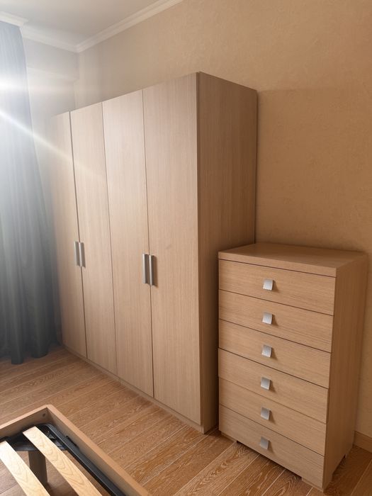 Спальный гарнитур (кровать,шкаф, камод, рабочий стол и тумба