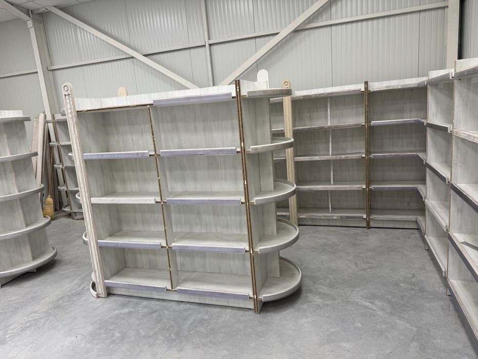 Стелажи за магазин