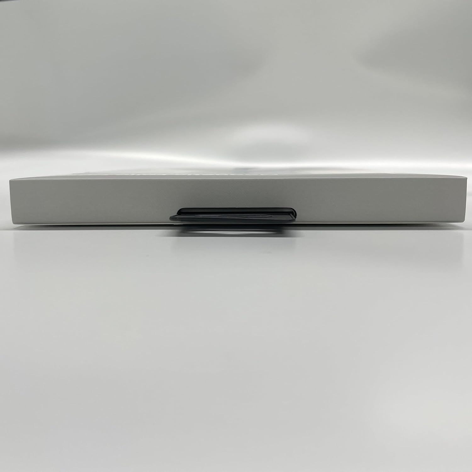 PITAKA бял калъф Folio за iPad Pro 13” 2024, магнитна стойка MagEZ