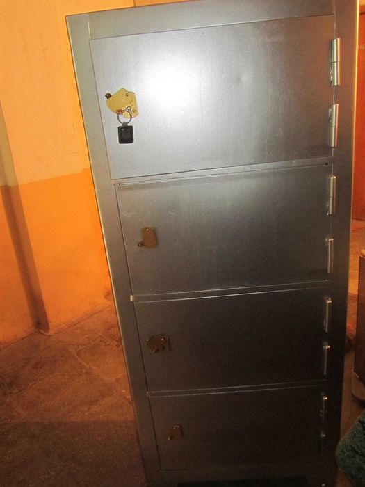 Продам сейф-шкаф!!!
