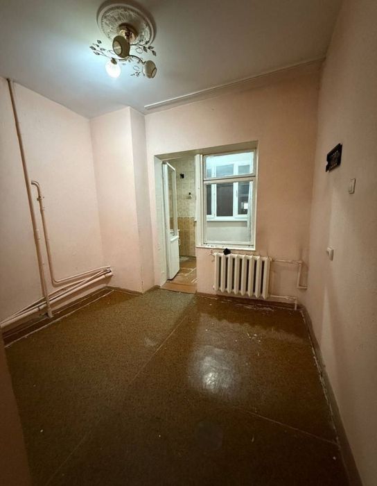 Юнусабад 19 квартал. Продается квартира  2/5/5