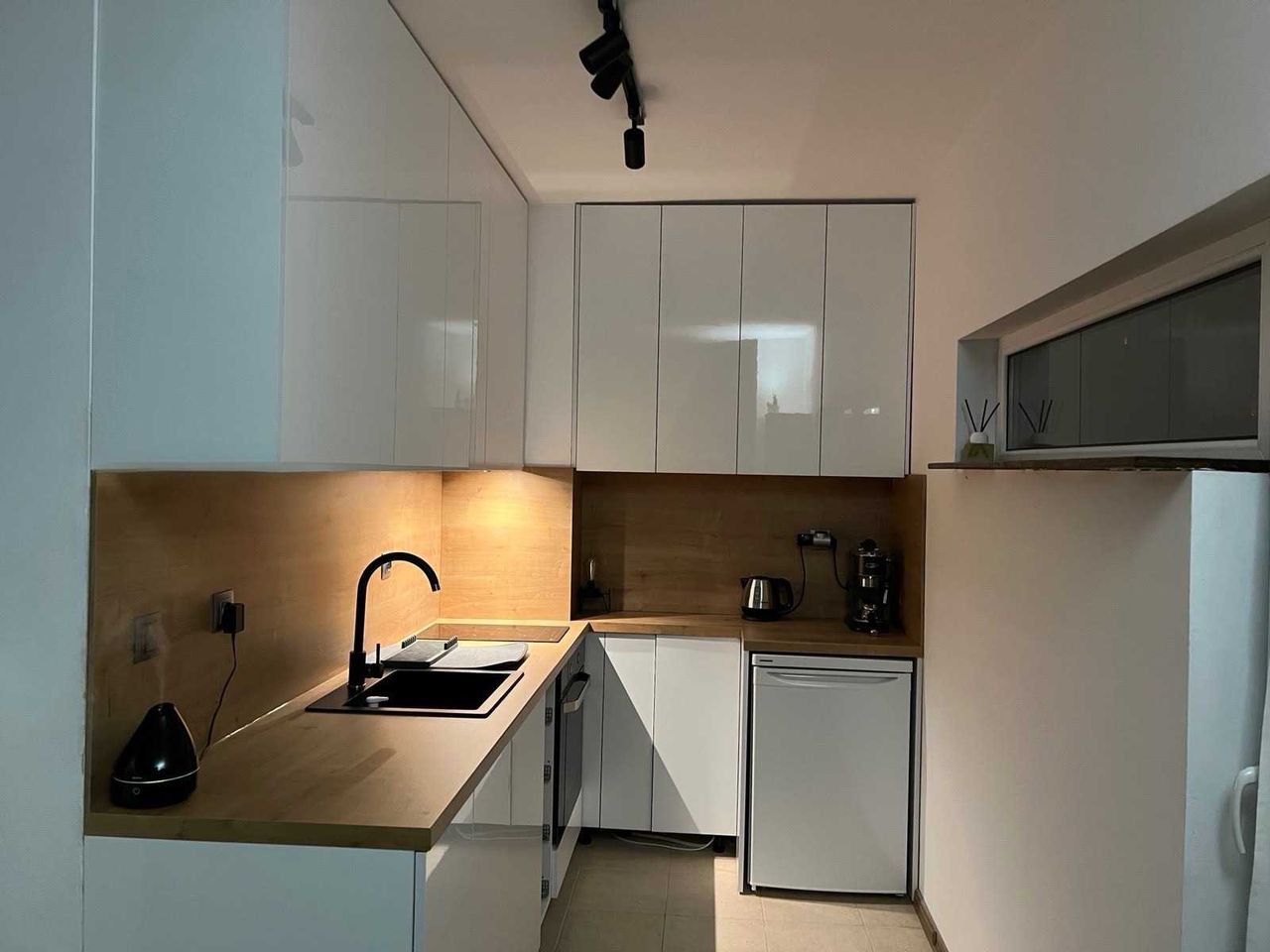 Дава се под наем Едностаен апартамент в София, Младост 1 - 40 кв.м за 382.5 € - Снимка #1