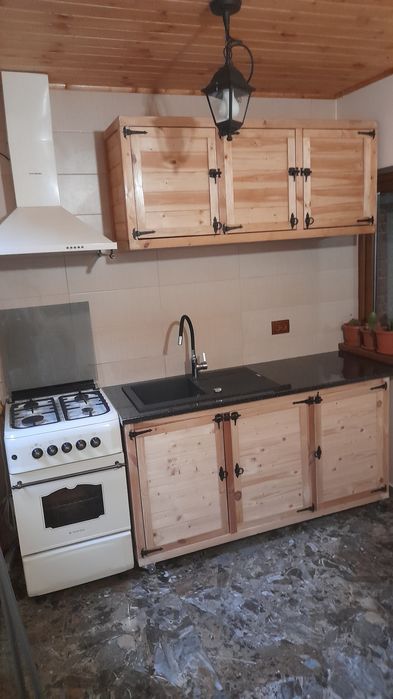 Mobilier rustic pentru bucătărie sau terasa din lemn masiv