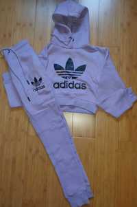 Set doua piese Adidas hanorac scurt gluga si pantaloni mov Small nou