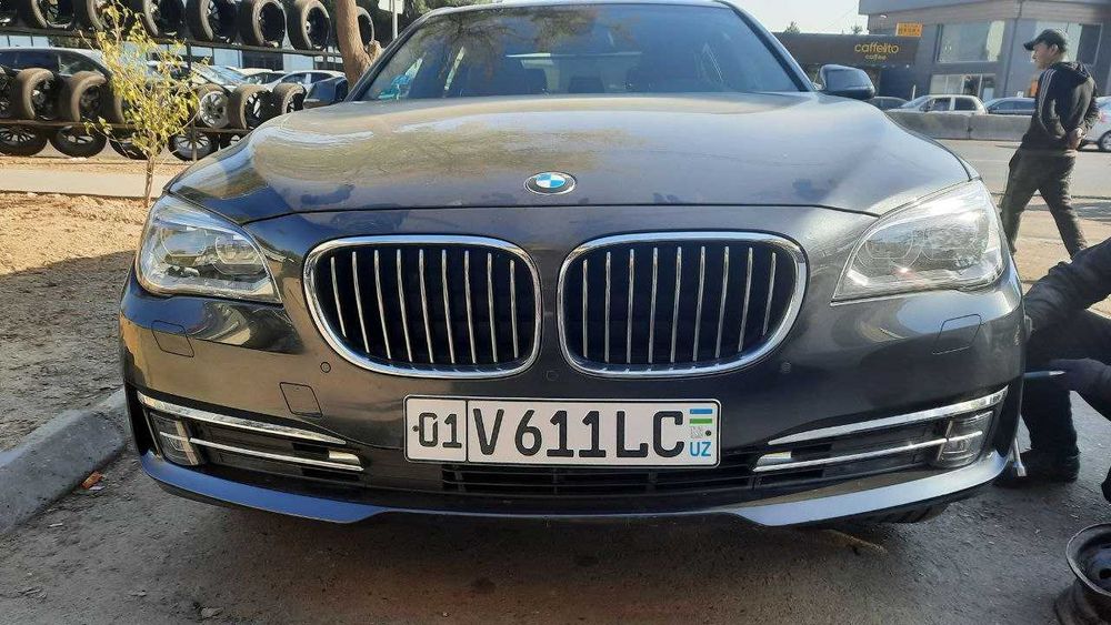 BMW 740d Comfort завод 21 август 2013 йил. Ўзбекистонда юрмаган.
