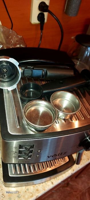 Продавам кафе машина на  дубро състояние