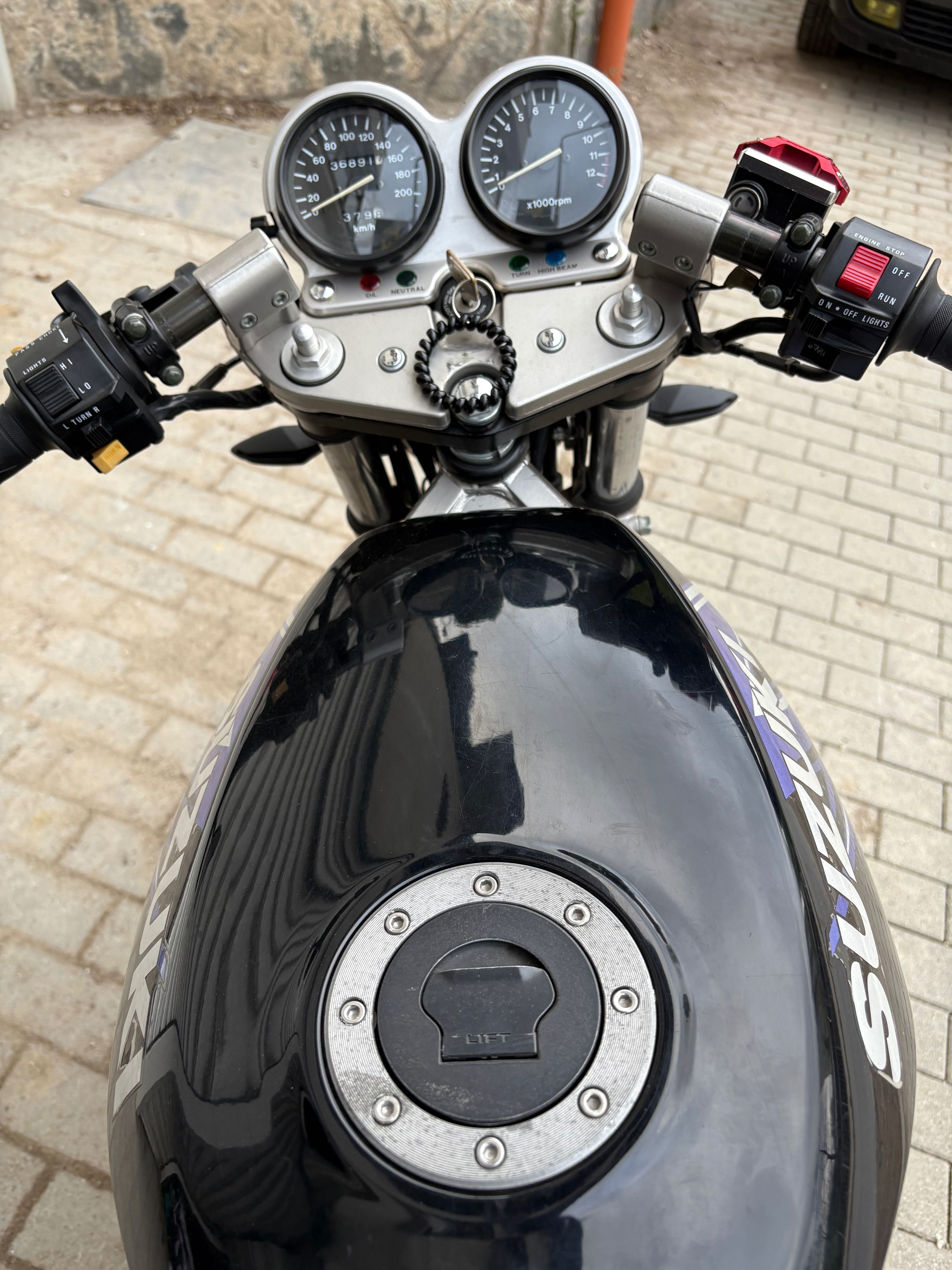 Продавам Suzuki GS500E