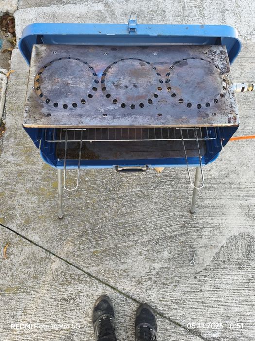 Grătar camping pe gaz