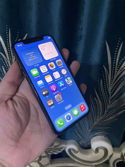 В продаже Айфон Хс. 64GB