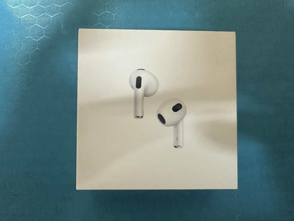 Слушалки AirPods 3