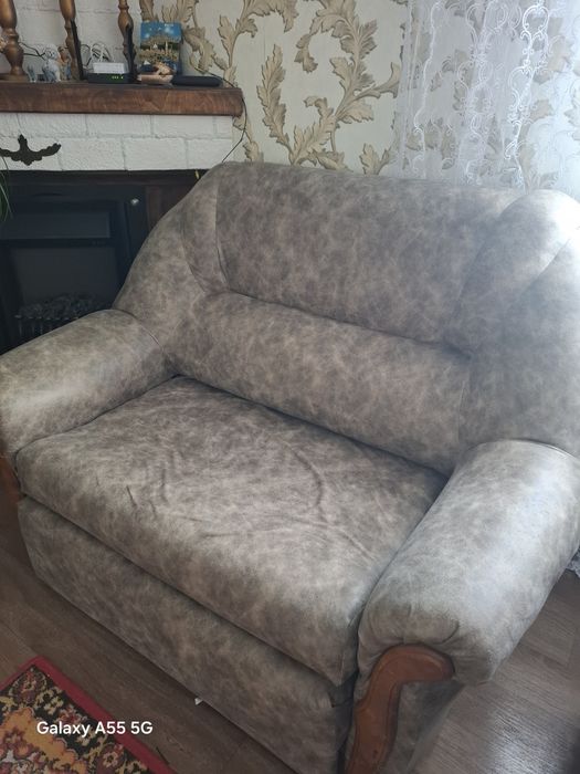 Продам диван в отличном состояние