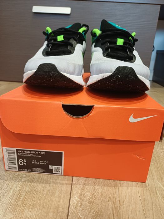 Adidasi Nike Revolution 7 marimea 39