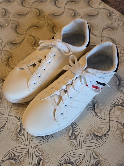 Чисто нови Мъжки кецове 48 номер !!!