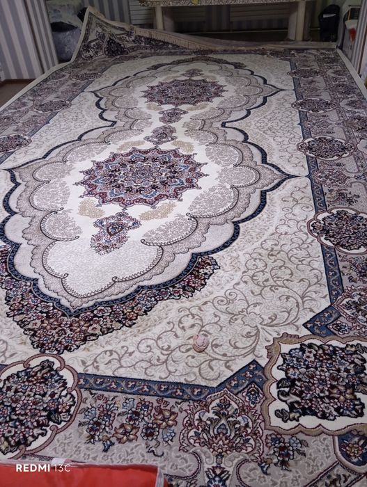 Gilam 4×7 yangi holatda