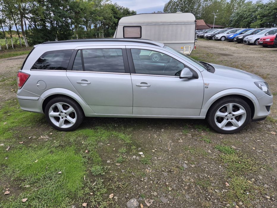 Opel Astra 1.7    2010