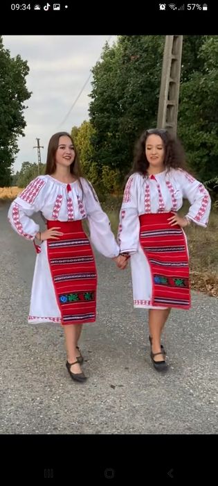 Ie traditionala din zona Olteniei