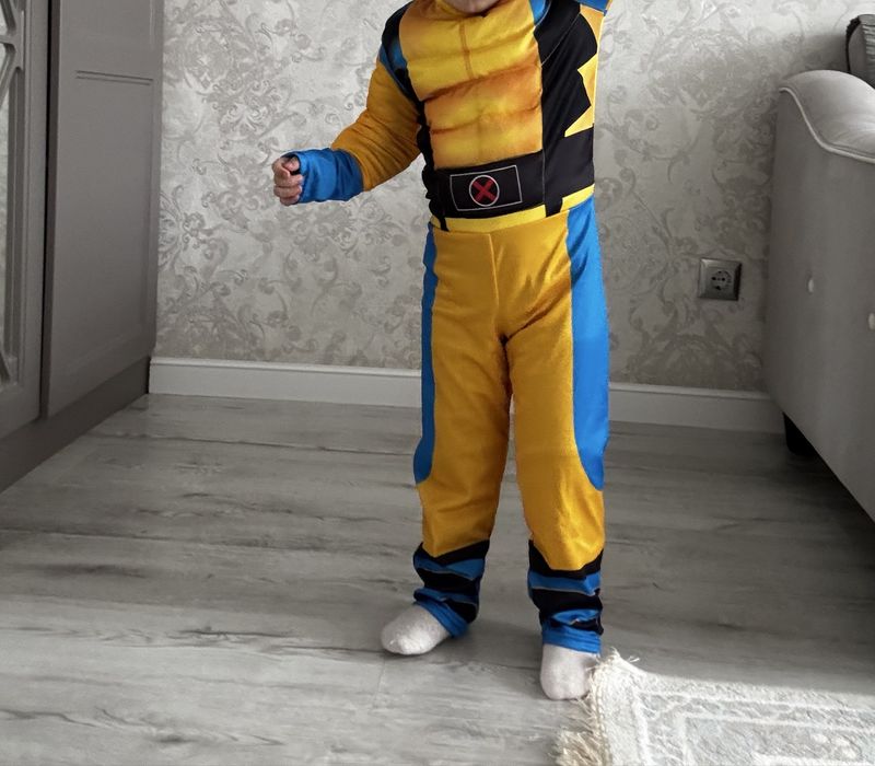 Продам костюм для мальчика