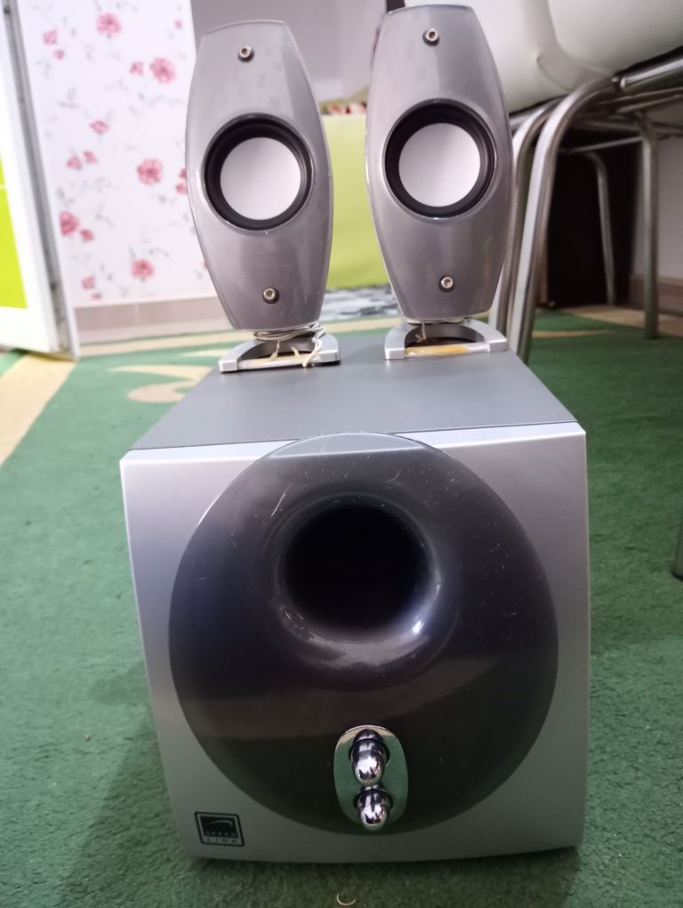 Sistem audio 2+1