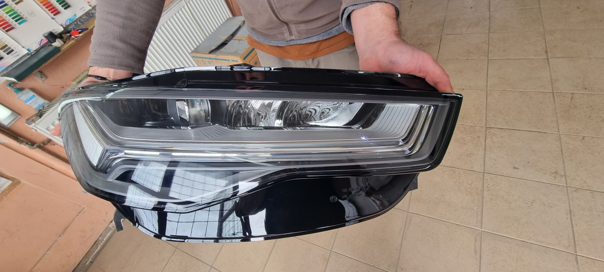 FAR partea dreaptă  audi nou