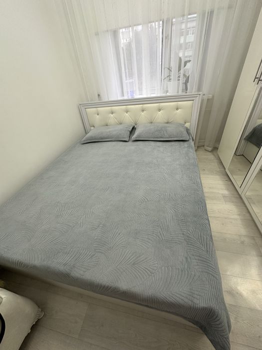 продам кровать с матрасом