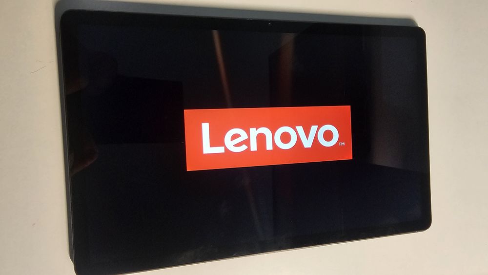 Tableta Lenovo tab p11,wifi și slot de sim 4g
