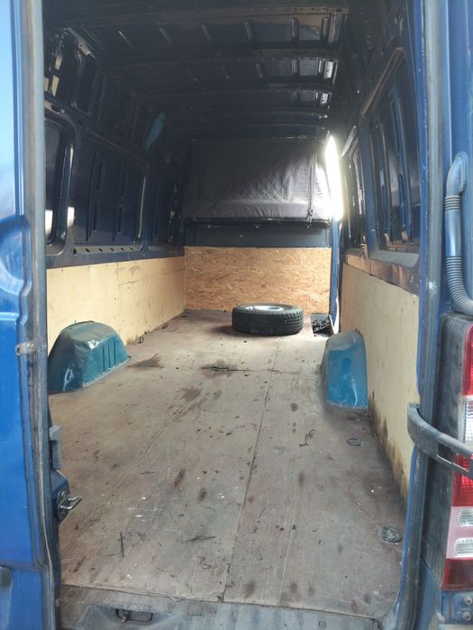 Vând Mercedes sprinter