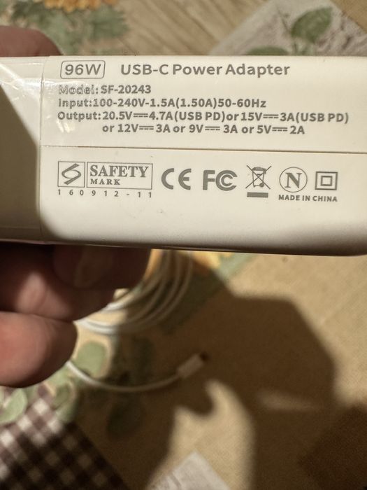 Magsafe 3  96 w  macbook pro 14 неоригинално работещо